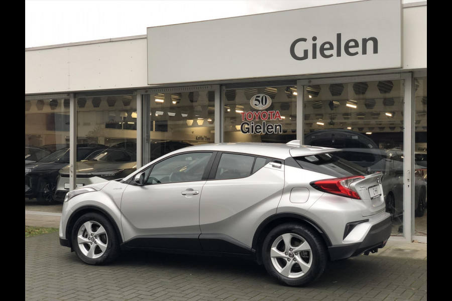 Toyota C-HR 1.8 Hybrid Active | Trekhaak, Navigatie, Parkeercamera, Lichtmetalen velgen, Climate control, Adaptive cruise control