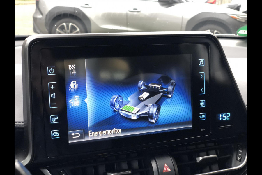 Toyota C-HR 1.8 Hybrid Active | Trekhaak, Navigatie, Parkeercamera, Lichtmetalen velgen, Climate control, Adaptive cruise control