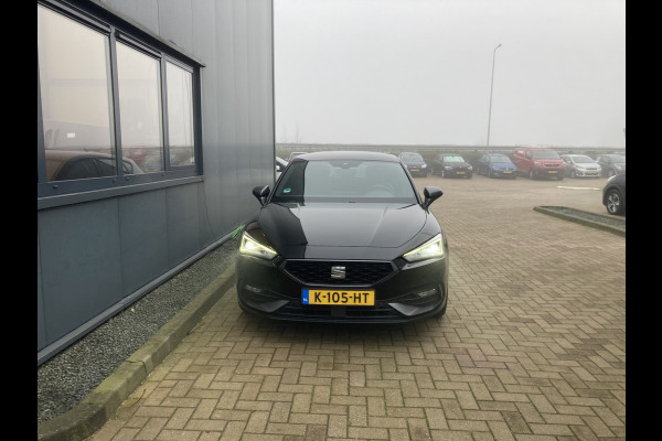 Seat Leon 1.5 TSi 150pk FR Launch Edition CAMERA/KEYLESS/WINTERPACK/TREKH.WEGKLAPBAAR