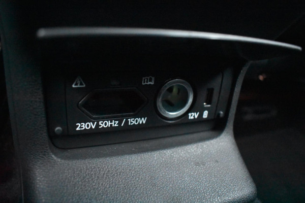 Škoda Karoq 1.5 TSI ACT Sportline | TREKHAAK | VIRTUAL COCKPIT | STOELVERWARMING | CAMERA | CANTON | ACC | NAP | LED | DAB