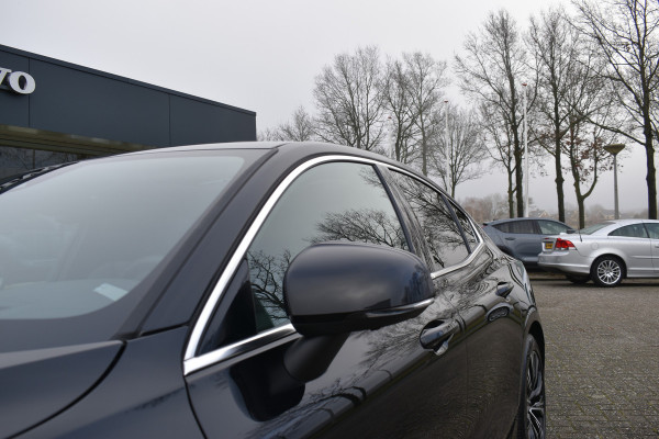 Volvo S60 Recharge T6 350PK Automaat AWD Ultimate Bright | Stoelmassage/ventilatie | B&W Audio | 360° Camera | Trekhaak |