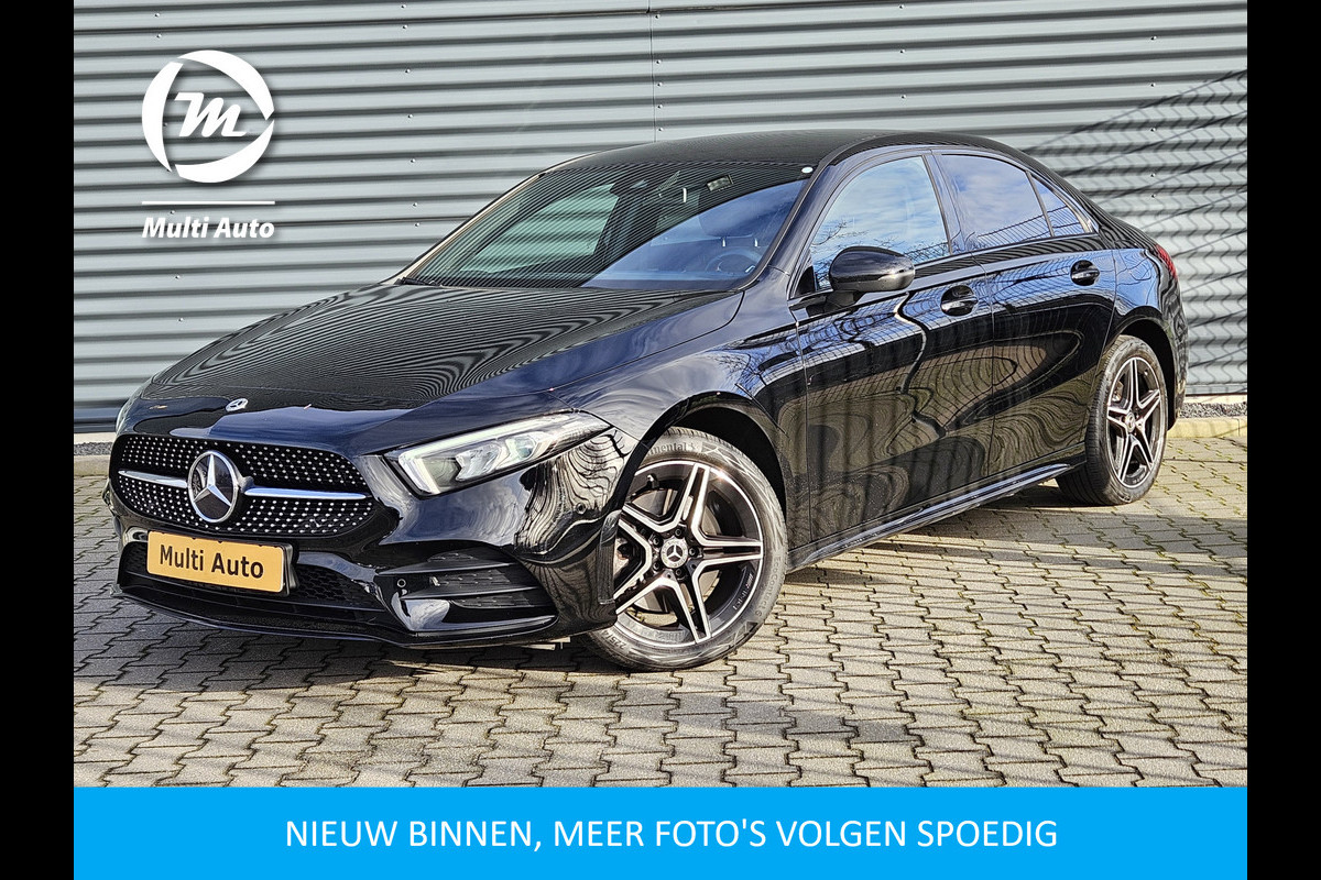 Mercedes-Benz A-Klasse 250 e AMG Line Plug In Hybrid PHEV | Widescreen Navi | Camera | Sfeerverlichting | Apple Carplay | Alcantara Sportstoelen Verwarmd | DAB |