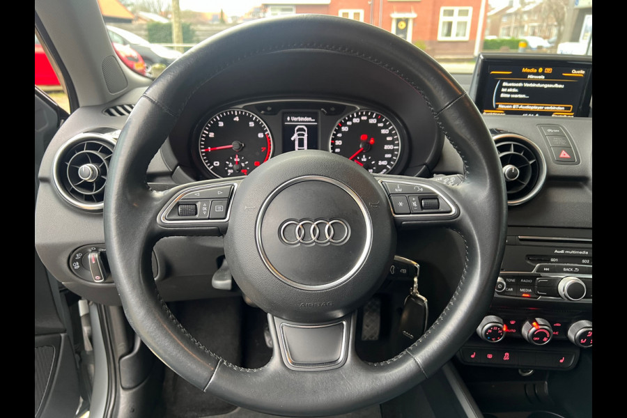 Audi A1 SPORTBACK 1.0 TFSI Advance Sport S-LINE-NAVI-LED-PDC