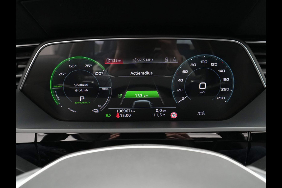 Audi e-tron 50 quattro Launch edition plus 71 kWh 313pk Panorama Navigatie Trekhaak Stoelverwarming Acc 69