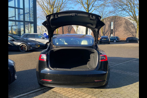 Tesla Model 3 Performance AWD 75 kWh VAN: 29.900,- VOOR: 27.877,- EINDEJAARSVOORDEEL: 2.023,-