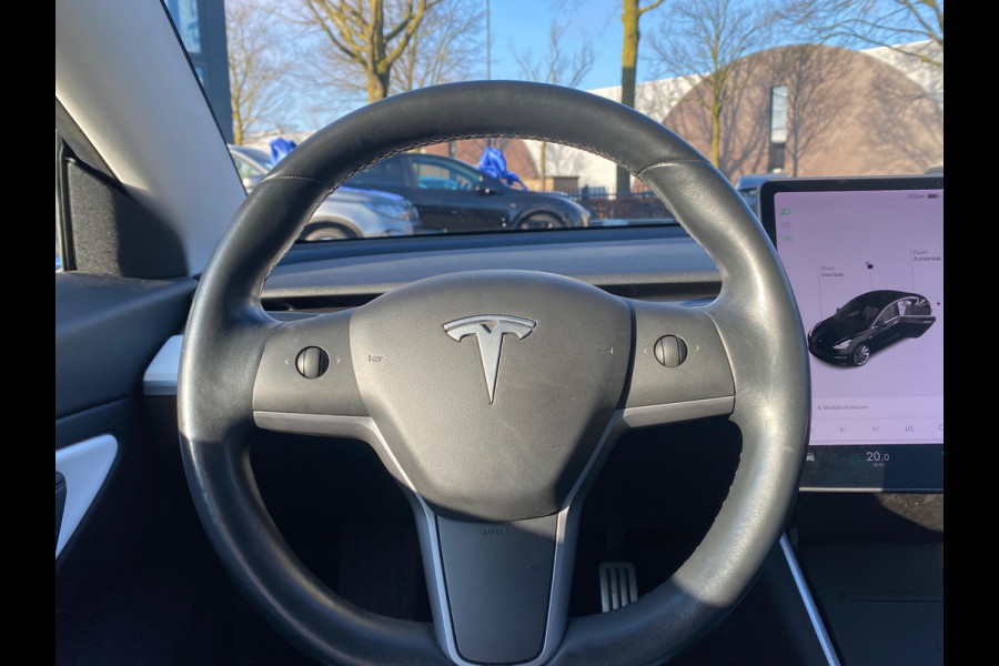 Tesla Model 3 Performance AWD 75 kWh VAN: 29.900,- VOOR: 27.877,- EINDEJAARSVOORDEEL: 2.023,-