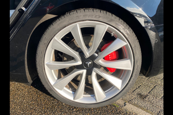 Tesla Model 3 Performance AWD 75 kWh VAN: 29.900,- VOOR: 27.877,- EINDEJAARSVOORDEEL: 2.023,-