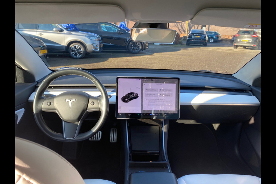 Tesla Model 3 Performance AWD 75 kWh VAN: 29.900,- VOOR: 27.877,- EINDEJAARSVOORDEEL: 2.023,-