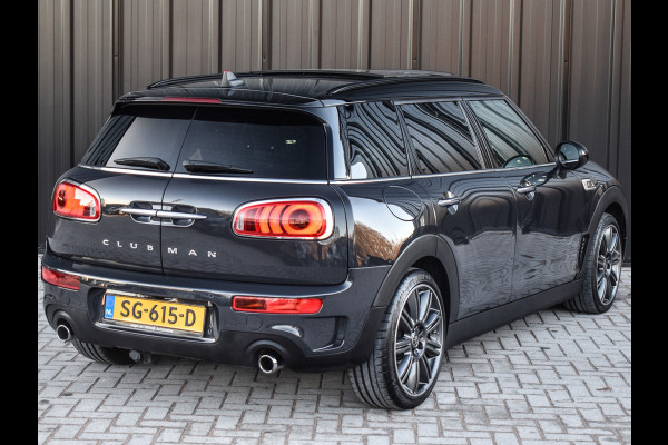 MINI Clubman 2.0 Cooper S CHILI SERIOUS BUSINESS | NL-AUTO | PANORAMADAK | HEAD-UP | HARMAN/KARDON | CAMERA | TREKHAAK | LEDER | SPORTSTOELEN