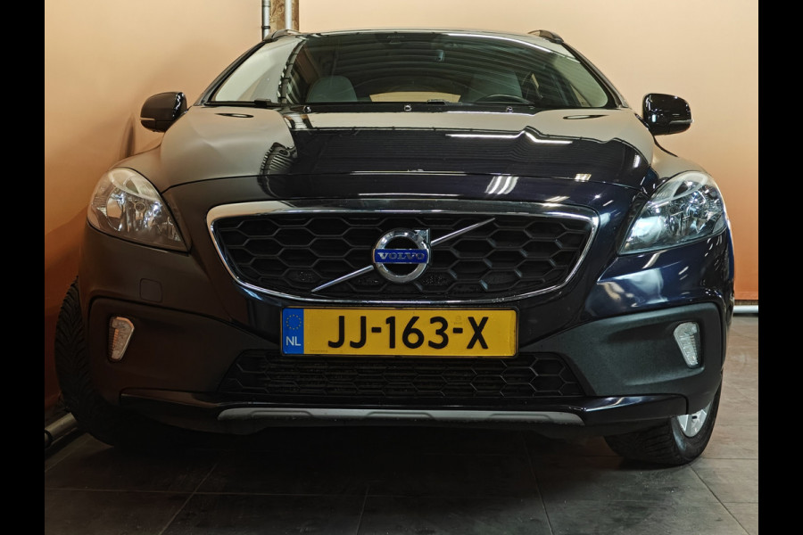 Volvo V40 Cross Country 2.0 T3 Momentum dealer onderhouden navigatie