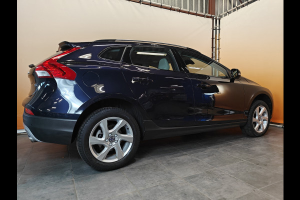 Volvo V40 Cross Country 2.0 T3 Momentum dealer onderhouden navigatie