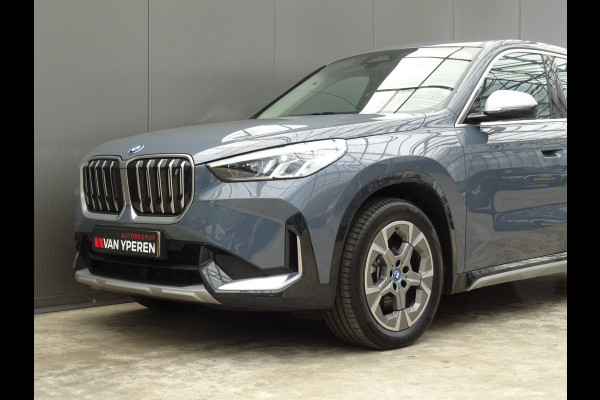 BMW iX1 xDrive30 Launch Edition 67 kWh * H/K * LEER * CARPLAY !!