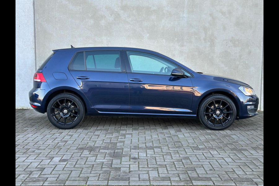 Volkswagen Golf 1.2 TSI 18'' Navi Carplay Stoelverw Garantie