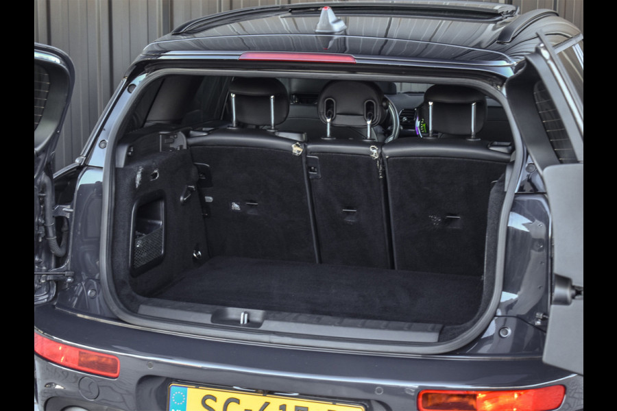 MINI Clubman 2.0 Cooper S CHILI SERIOUS BUSINESS | NL-AUTO | PANORAMADAK | HEAD-UP | HARMAN/KARDON | CAMERA | TREKHAAK | LEDER | SPORTSTOELEN