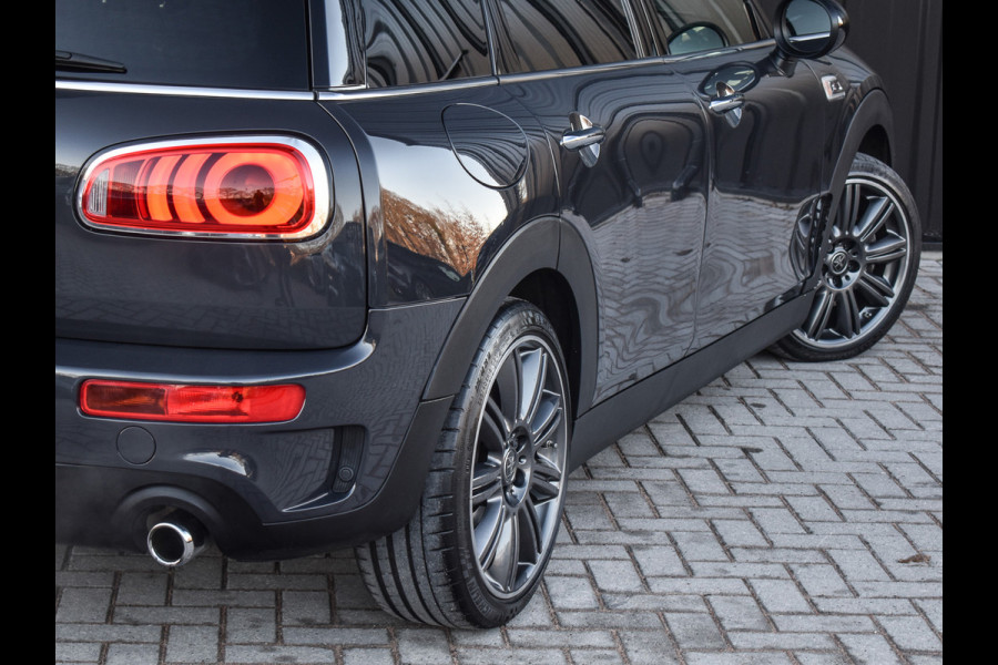 MINI Clubman 2.0 Cooper S CHILI SERIOUS BUSINESS | NL-AUTO | PANORAMADAK | HEAD-UP | HARMAN/KARDON | CAMERA | TREKHAAK | LEDER | SPORTSTOELEN