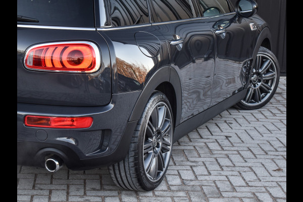 MINI Clubman 2.0 Cooper S CHILI SERIOUS BUSINESS | NL-AUTO | PANORAMADAK | HEAD-UP | HARMAN/KARDON | CAMERA | TREKHAAK | LEDER | SPORTSTOELEN