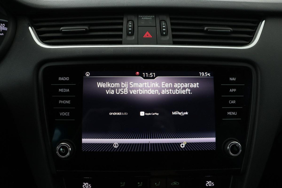 Škoda Octavia 1.5 TSI Sport | Trekhaak | Sportstoelen | Carplay | Navigatie | PDC | Climate control | Cruise control | Bluetooth