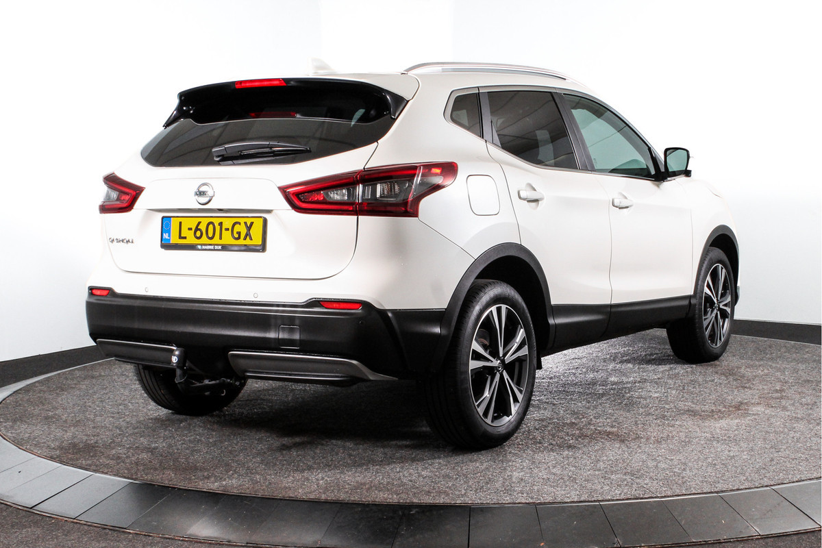 Nissan QASHQAI 1.3 DIG-T 155 PK Design Edition Automaat | Pano | Cruise | Stuurverwarming | 360 Camera | PDC | NAV + App.Connect | Auto.Airco | LM 18" |