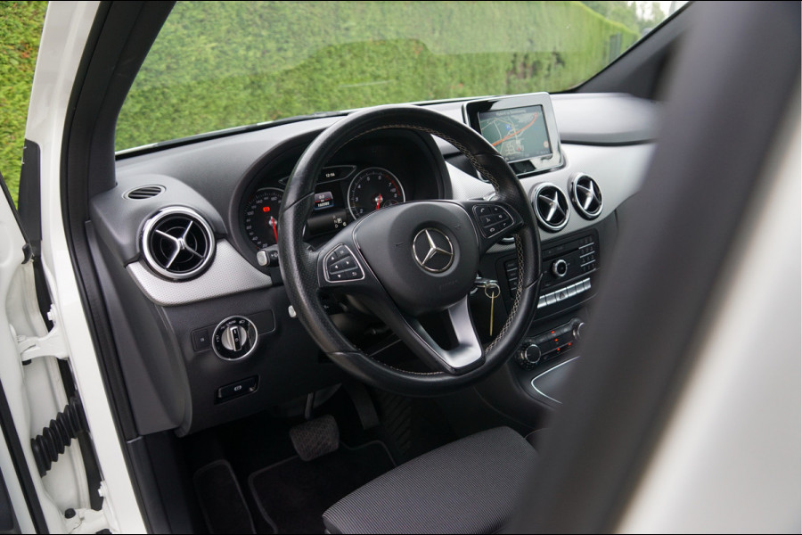 Mercedes-Benz B-Klasse B 180 Ambition | Camera Stoelverwarming | Dealeronderhouden