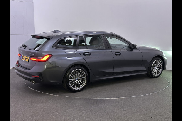 BMW 3 Serie Touring 330e Luxury Plug in Hybrid 293pk PHEV | Lederen Bekleding | Navigatie | Apple Carplay | Stoelverwarming | Climate Control | DAB | Cruise Control |