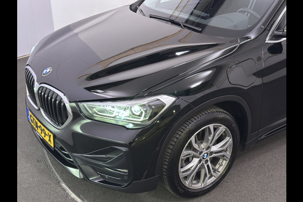 BMW X1 xDrive25e Sport line Plug in Hybrid PHEV | Led | Sportstoelen Verwarmd | Navi Prof | Sfeerverlichting  | Keyless |