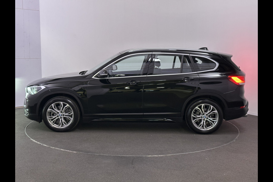 BMW X1 xDrive25e Sport line Plug in Hybrid PHEV | Led | Sportstoelen Verwarmd | Navi Prof | Sfeerverlichting  | Keyless |