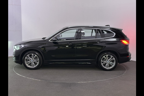 BMW X1 xDrive25e Sport line Plug in Hybrid PHEV | Led | Sportstoelen Verwarmd | Navi Prof | Sfeerverlichting  | Keyless |