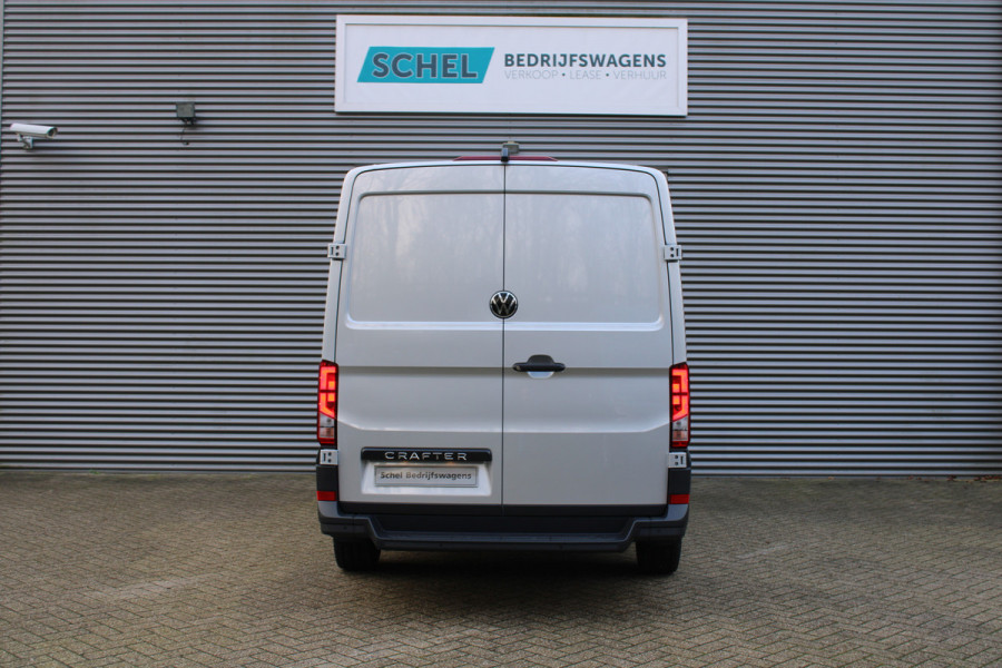 Volkswagen Crafter 35 2.0 TDI L3H2 177pk - Facelift - Navigatie - LED - Geveerde stoel - Virtual cockpit - Camera - Verwarmd stuur - Stoelverwarmin