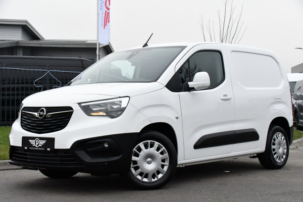 Opel Combo 1.5D L1H1 Innovation Camera, Cruise, Carplay, 130PK Automaat, Stoelverwarming, Sensoren, BOM VOL!