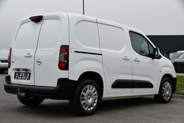 Opel Combo 1.5D L1H1 Innovation Camera, Cruise, Carplay, 130PK Automaat, Stoelverwarming, Sensoren, BOM VOL!