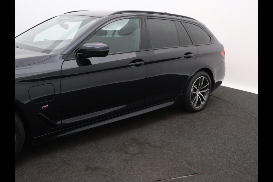 BMW 5 Serie Touring 530e PLUG-In Executive M-SPORT LIVE-COCKPIT