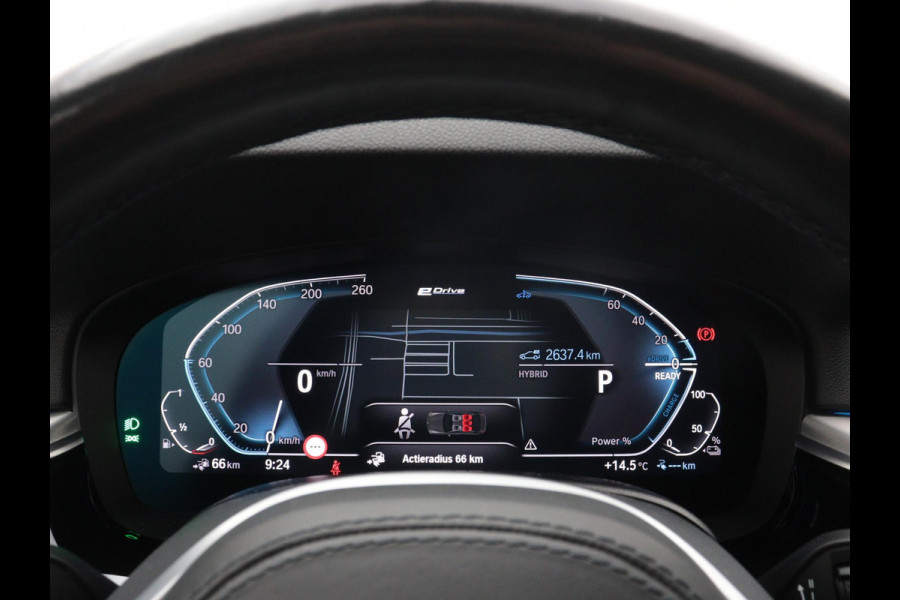 BMW 5 Serie Touring 530e Plug-In Hybrid M-Sport BLACK-LINE CAMERA CARPLAY TREKHAAK AD-CRUISE