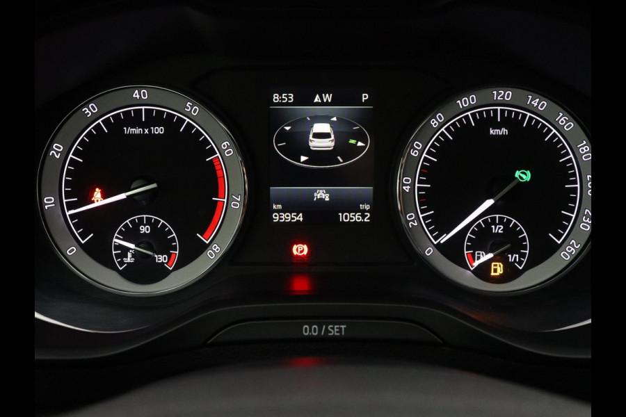 Škoda Karoq 1.5 TSI ACT Business Edition NAVI CRUISE CARPLAY