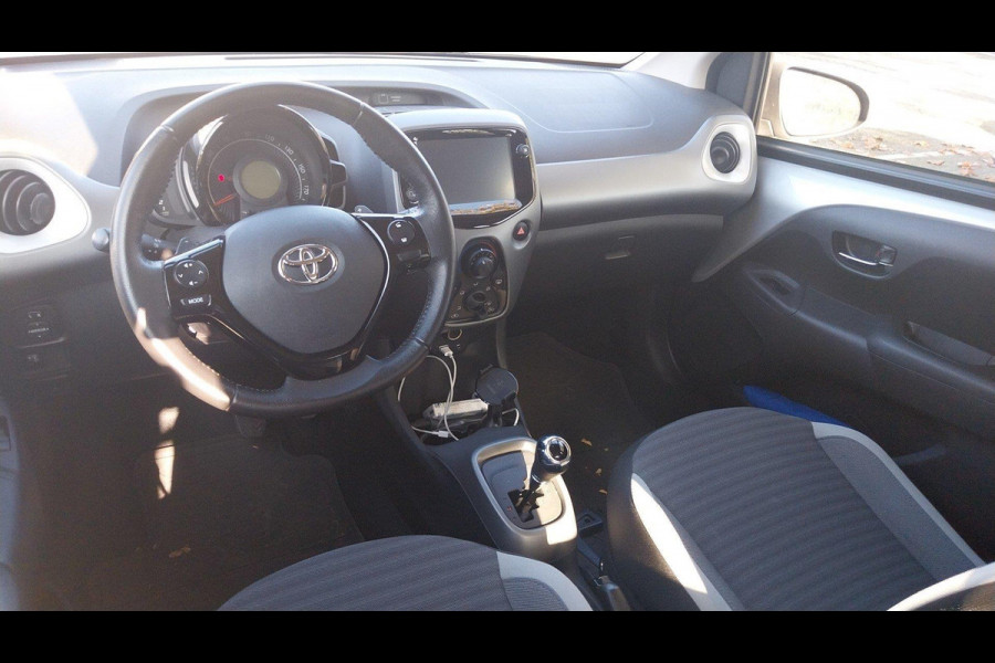 Toyota Aygo 1.0 VVT-i X-Play Automaat