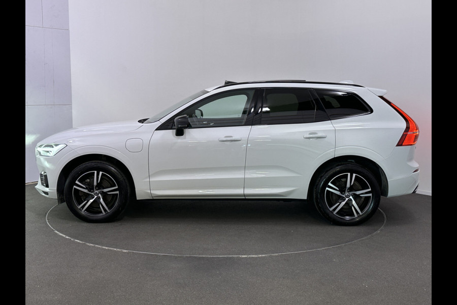 Volvo XC60 Recharge T8 AWD R-Design Plug In Hybrid PHEV | Panodak | Trekhaak af Fabriek | Lederen Sportstoelen Memory | Camera | Apple Carplay | 19"L.M | DAB |