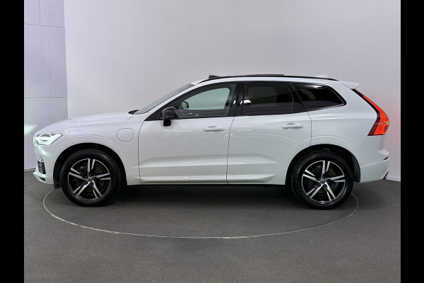 Volvo XC60 Recharge T8 AWD R-Design Plug In Hybrid PHEV | Panodak | Trekhaak af Fabriek | Lederen Sportstoelen Memory | Camera | Apple Carplay | 19"L.M | DAB |