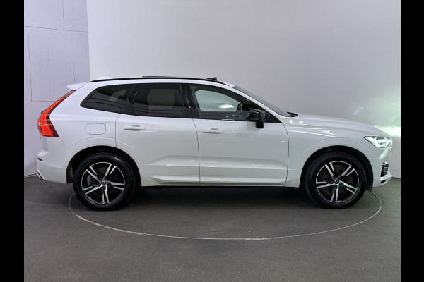 Volvo XC60 Recharge T8 AWD R-Design Plug In Hybrid PHEV | Panodak | Trekhaak af Fabriek | Lederen Sportstoelen Memory | Camera | Apple Carplay | 19"L.M | DAB |