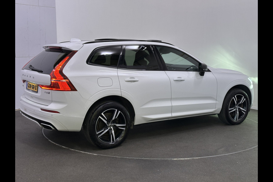 Volvo XC60 Recharge T8 AWD R-Design Plug In Hybrid PHEV | Panodak | Trekhaak af Fabriek | Lederen Sportstoelen Memory | Camera | Apple Carplay | 19"L.M | DAB |