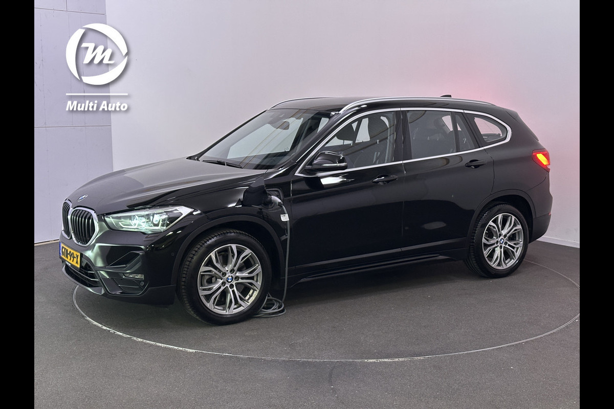 BMW X1 xDrive25e Sport line Plug in Hybrid PHEV | Sportstoelen Verwarmd | Navi Prof | LED |Sfeerverlichting | Keyless |