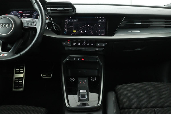 Audi A3 35 TFSI S edition | Carplay | Half leder | Sportstoelen | Virtual Cockpit | Full LED | PDC | Climate control | Navigatie | 19'' | S-Line