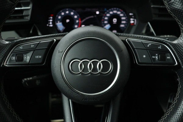 Audi A3 35 TFSI S edition | Carplay | Half leder | Sportstoelen | Virtual Cockpit | Full LED | PDC | Climate control | Navigatie | 19'' | S-Line