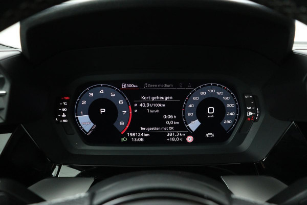 Audi A3 35 TFSI S edition | Carplay | Half leder | Sportstoelen | Virtual Cockpit | Full LED | PDC | Climate control | Navigatie | 19'' | S-Line