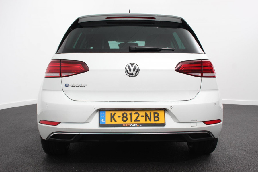 Volkswagen e-Golf e-Golf | Navigatie | Climate Control | Warmtepomp | Parkeersensoren V+A | Privacy Glass |