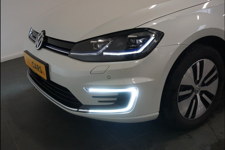 Volkswagen e-Golf e-Golf | Navigatie | Climate Control | Warmtepomp | Parkeersensoren V+A | Privacy Glass |