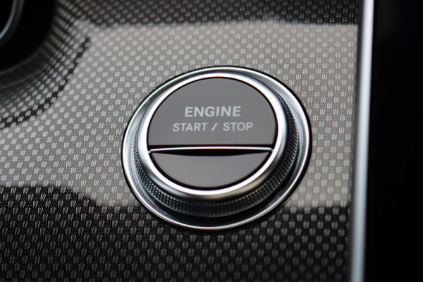 Mercedes-Benz C-Klasse Estate 300 e AMG Line Aut9 | Panoramadak | Distronic | Trekhaak | Burmester | Memory | Verwarmd Stuurwiel | Digital Light | HUD | Augmented Reality |