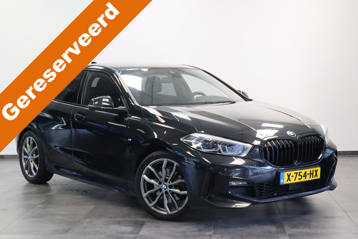 BMW 1-serie 118i Executive M-sport Navigatie Cruise Control ACC VCP 18lmv Climate control Apple carplay 2 jaar garantie mogelijk* (vraag naar de voorwaarden)