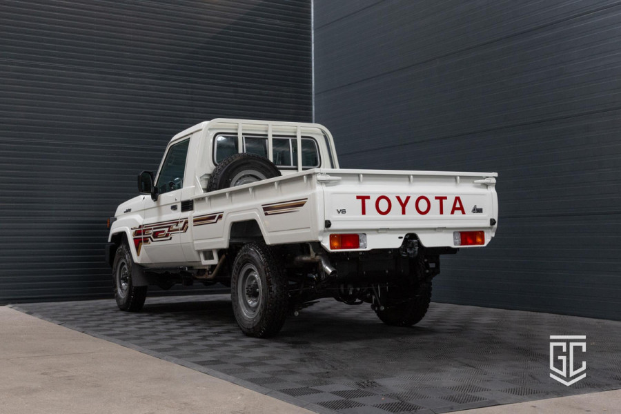 Toyota Land Cruiser GRJ79 Single Cab M/T