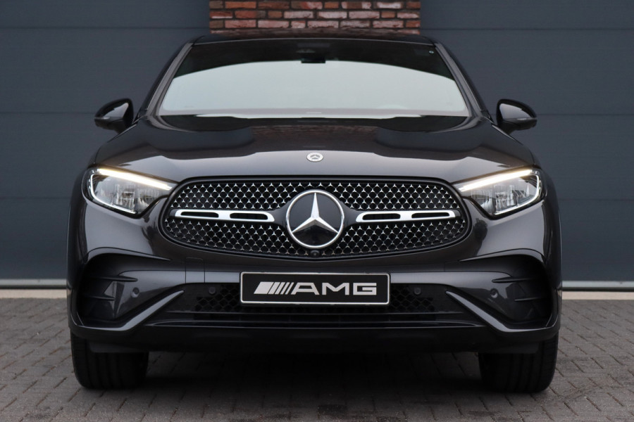 Mercedes-Benz GLC Coupé 300 4MATIC AMG Line Aut9 | Panoramadak | Distronic Pro | Trekhaak | Verwarmd Stuurwiel | Surround Camera | Memory | Nightpakket | Sfeerverlichting |