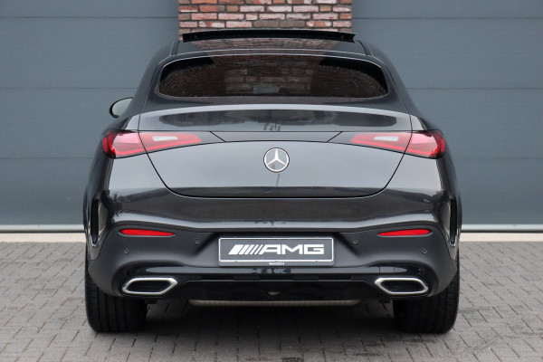 Mercedes-Benz GLC Coupé 300 4MATIC AMG Line Aut9 | Panoramadak | Distronic Pro | Trekhaak | Verwarmd Stuurwiel | Surround Camera | Memory | Nightpakket | Sfeerverlichting |