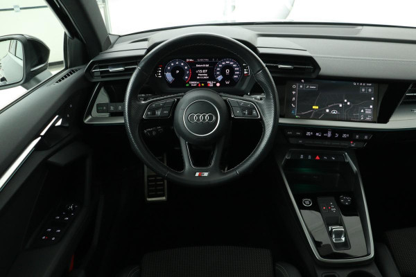 Audi A3 30 TFSI S edition | Panoramadak | Adaptive cruise | Sportstoelen | Full LED | Carplay | Climate control | Virtual Cockpit